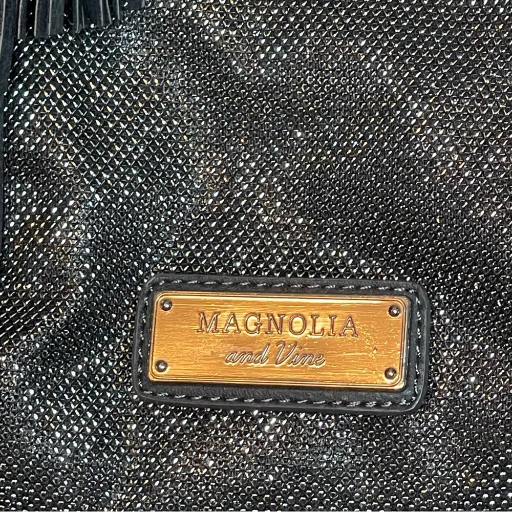 MAGNOLIA & VINE canvas and vegan leather tote - Picture 3 of 13